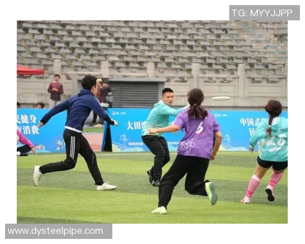 重庆飞盘队灵活性引发热议运动员表现与战术选择成焦点 重庆飞盘队灵活性引发热议运动员表现与战术选择成焦点