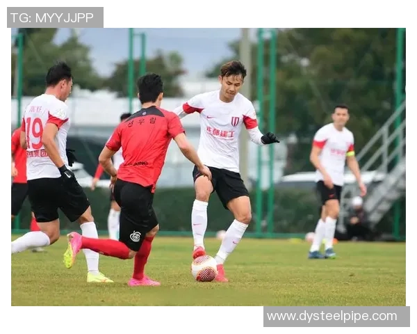 杭州足球队在世锦赛中的团队协作表现分析与启示